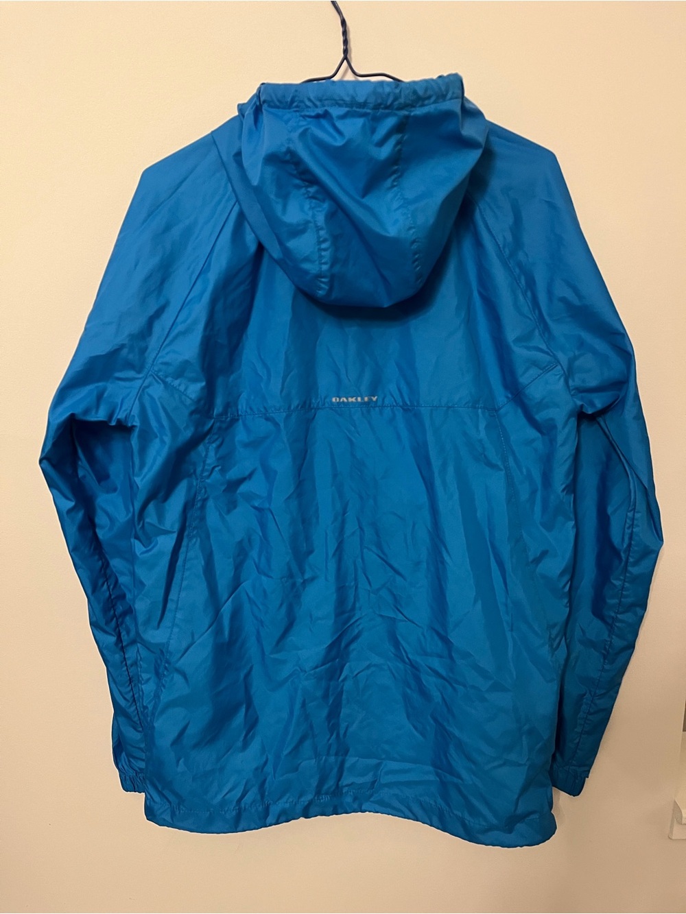 Oakley Men’s Lightweight Blue Hooded Windbreaker Jacket image 2